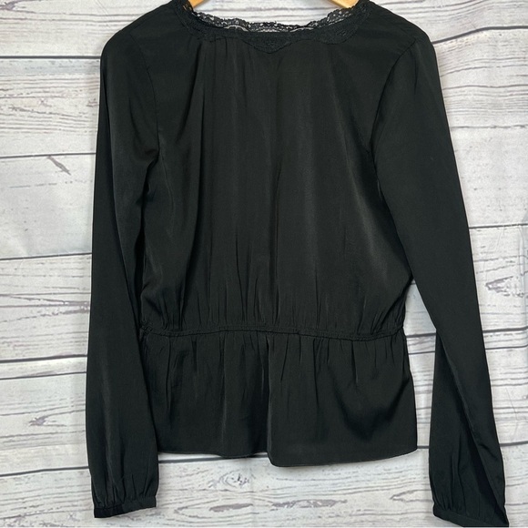 Abercrombie & Fitch Women’s Top Blouse  Faux wrap size S
Black long sleeve - Picture 6 of 7